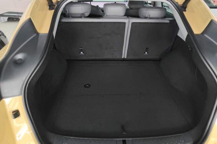 Used IM LS6 2023 Max Standard Edition Trunk