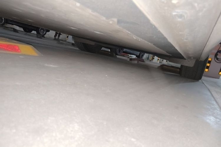 Used IM LS6 2025 Lingxi Intelligent Driving Edition Chassis Front Left