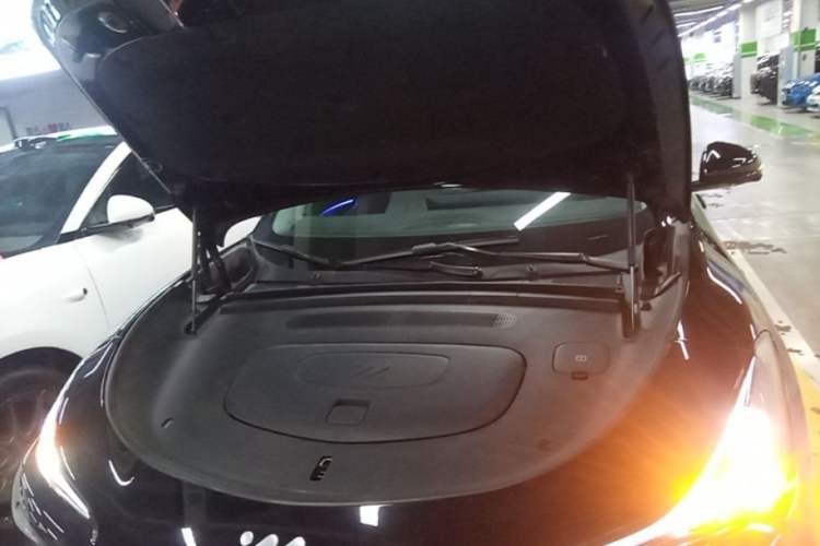 Used IM LS6 2025 Lingxi Intelligent Driving Edition Engine Bay