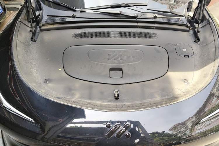 Used IM LS6 2025 Lingxi Intelligent Driving Edition Engine Bay