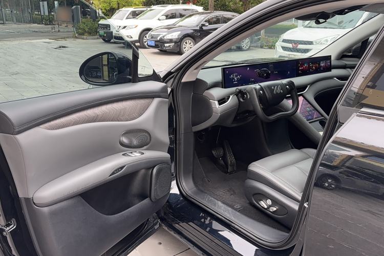 Used IM LS6 2025 Ultra-Powerful Lingxi Intelligent Enjoyment Edition Interior 2