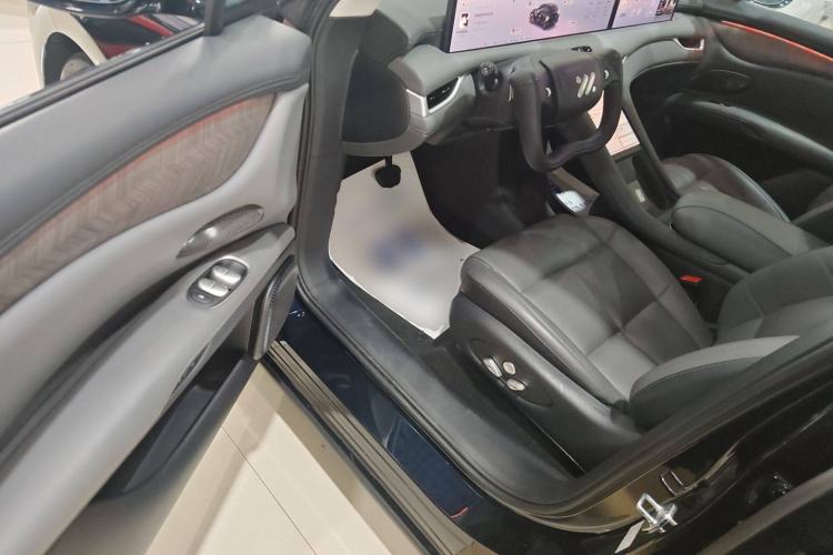 Used IM LS6 2025 Ultra-Powerful Lingxi Intelligent Enjoyment Edition Interior 3