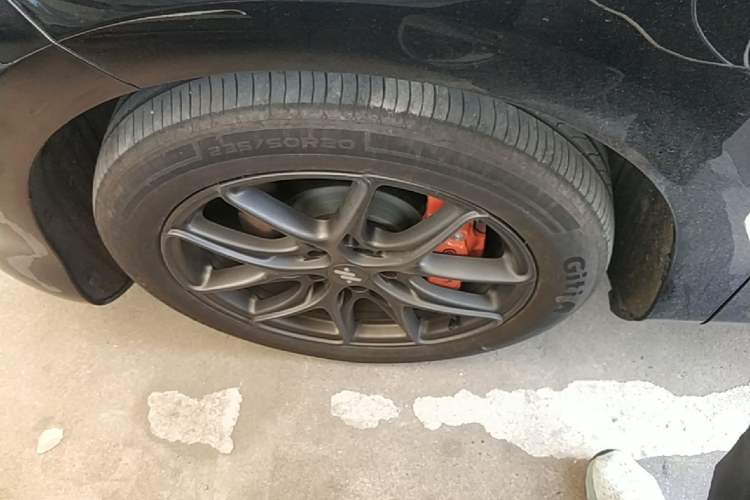 Used IM LS6 2025 Lingxi Intelligent Driving Edition Left Front Wheel Hub
