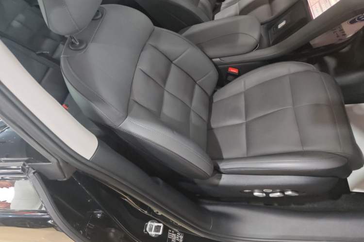 Used IM LS6 2025 Ultra-Powerful Lingxi Intelligent Enjoyment Edition Right Front Seat