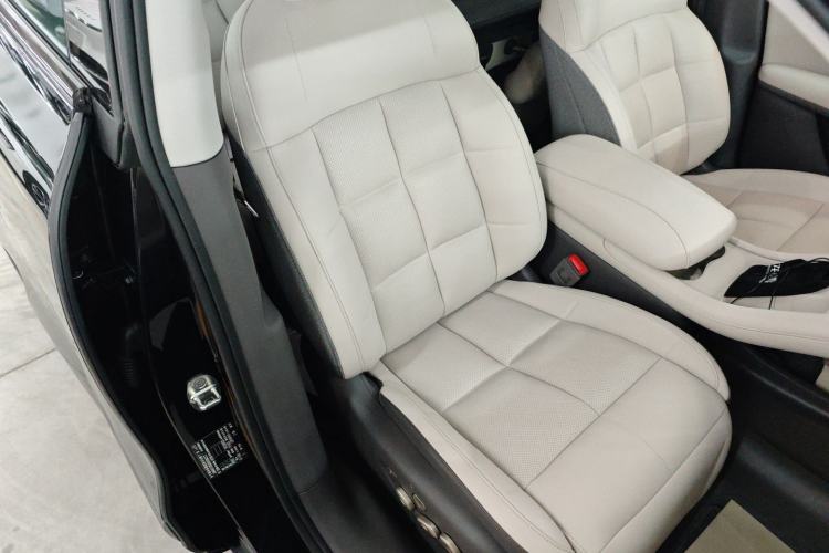 Used IM LS6 2025 Lingxi Intelligent Driving Edition Right Front Seat