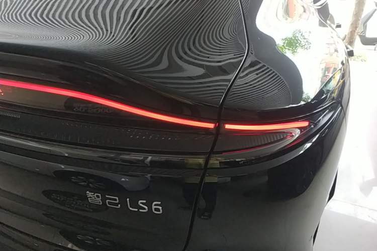 Used IM LS6 2025 Lingxi Intelligent Driving Edition Right Rear Taillight