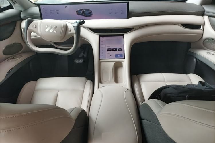 Used IM LS6 2025 Lingxi Intelligent Driving Edition Center Console