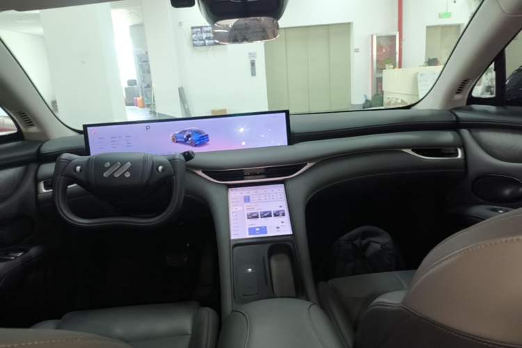 Used IM LS6 2025 Lingxi Intelligent Driving Edition Center Console