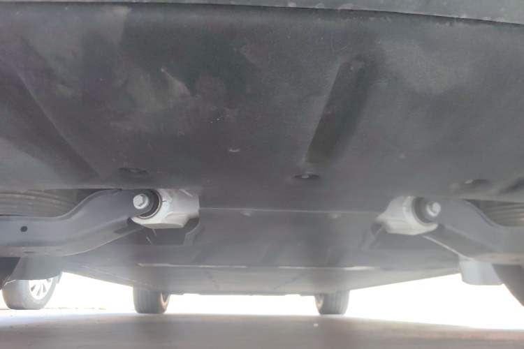 Used IM LS6 2025 Ultra-Powerful Lingxi Intelligent Enjoyment Edition Chassis Rear