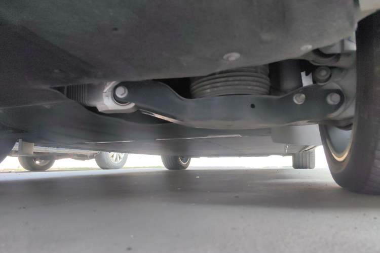 Used IM LS6 2025 Ultra-Powerful Lingxi Intelligent Enjoyment Edition Chassis Rear Right