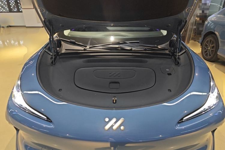Used IM LS6 2025 Lingxi Intelligent Driving Edition Engine Bay