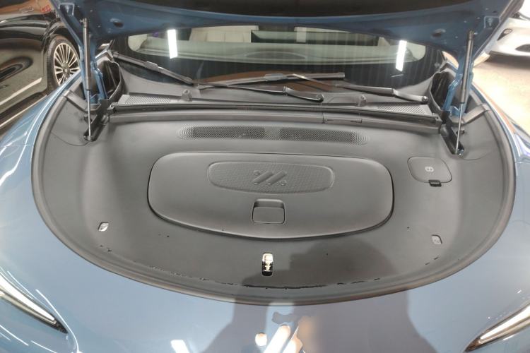 Used IM LS6 2025 Lingxi Intelligent Driving Edition Engine Bay