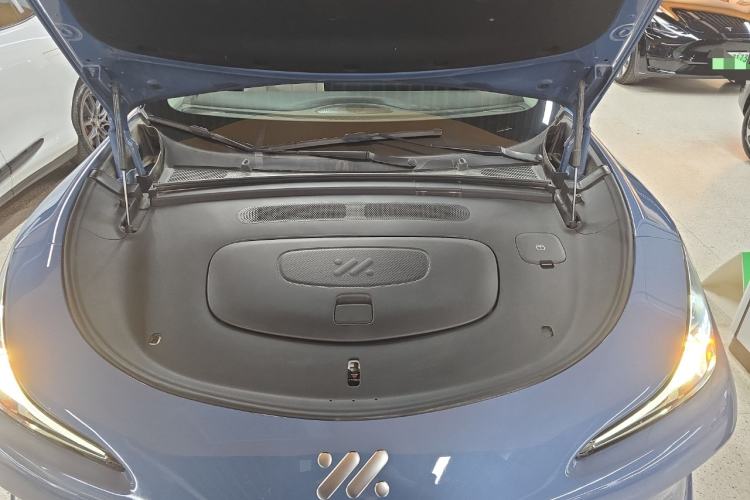 Used IM LS6 2025 Lingxi Intelligent Driving Edition Engine Bay