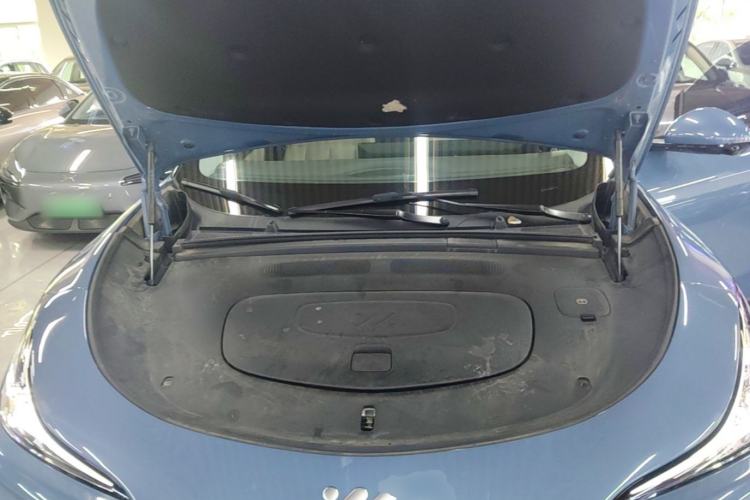 Used IM LS6 2025 Lingxi Intelligent Driving Edition Engine Bay