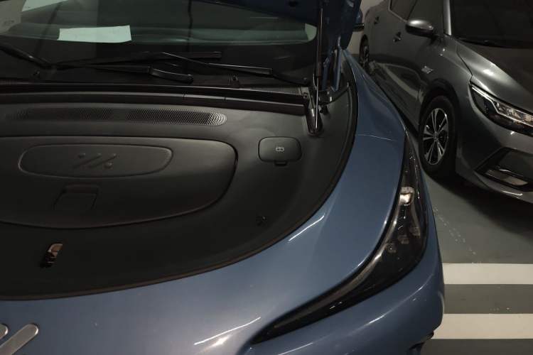 Used IM LS6 2025 Ultra-Powerful Lingxi Intelligent Enjoyment Edition Engine Bay Left