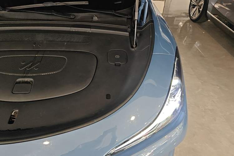 Used IM LS6 2025 Lingxi Intelligent Driving Edition Engine Bay Left