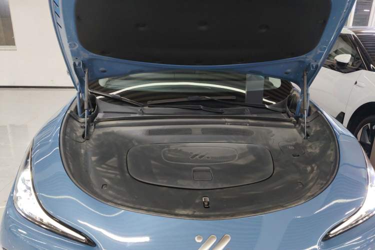Used IM LS6 2025 Ultra-Powerful Lingxi Intelligent Enjoyment Edition Engine Bay