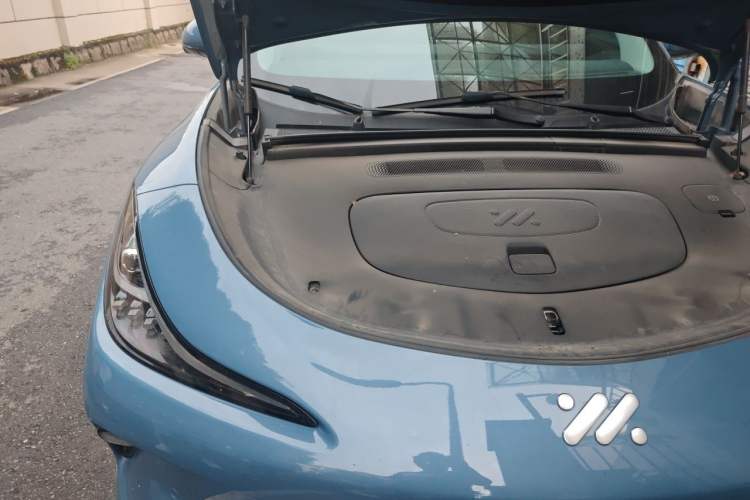 Used IM LS6 2025 Ultra-Powerful Lingxi Intelligent Enjoyment Edition Engine Bay Right