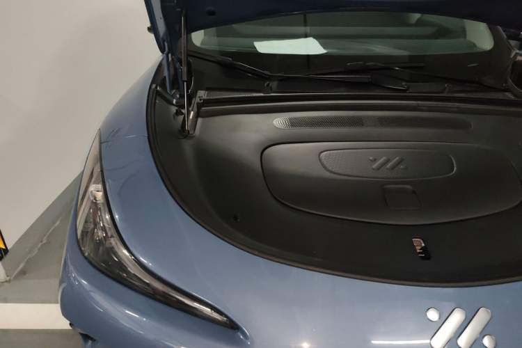 Used IM LS6 2025 Ultra-Powerful Lingxi Intelligent Enjoyment Edition Engine Bay Right