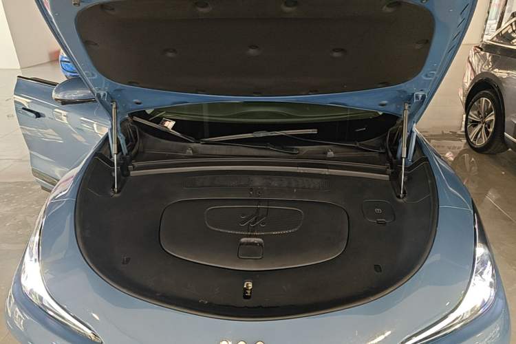 Used IM LS6 2025 Lingxi Intelligent Driving Edition Engine Bay