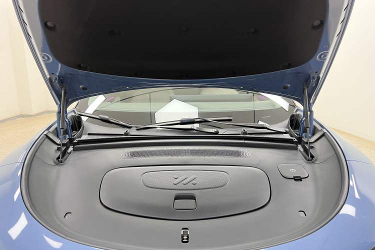 Used IM LS6 2025 Lingxi Intelligent Driving Edition Engine Bay