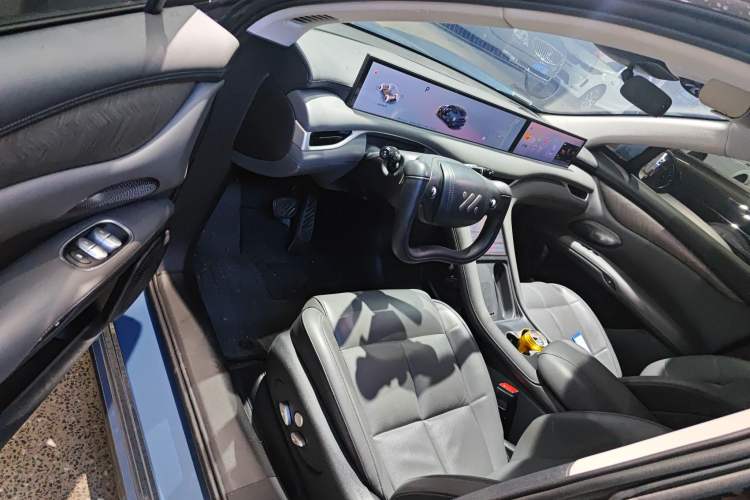 Used IM LS6 2025 Ultra-Powerful Lingxi Intelligent Enjoyment Edition Interior 3