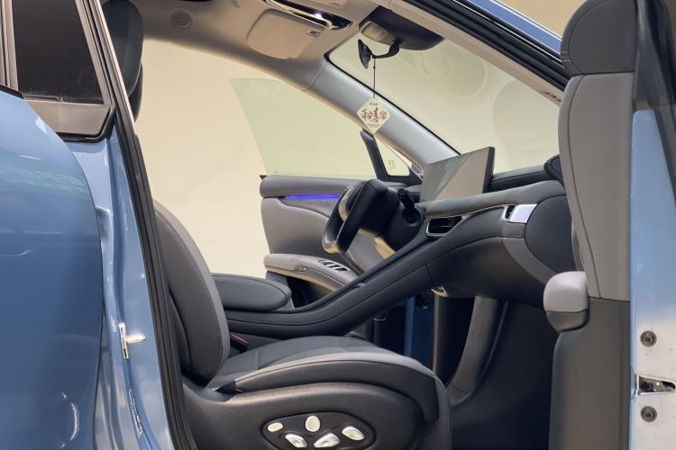 Used IM LS6 2025 Lingxi Intelligent Driving Edition Interior 6