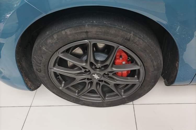 Used IM LS6 2025 Lingxi Intelligent Driving Edition Left Front Wheel Hub
