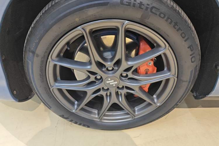 Used IM LS6 2025 Lingxi Intelligent Driving Edition Left Front Wheel Hub