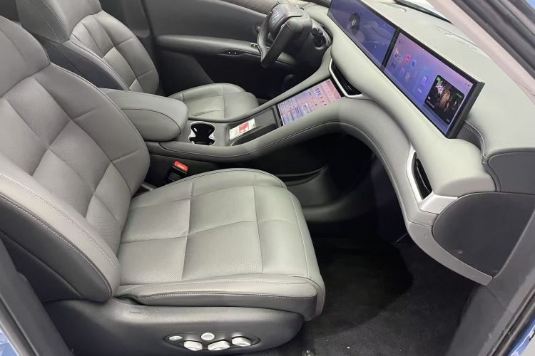 Used IM LS6 2025 Ultra-Powerful Lingxi Intelligent Enjoyment Edition Right Front Seat