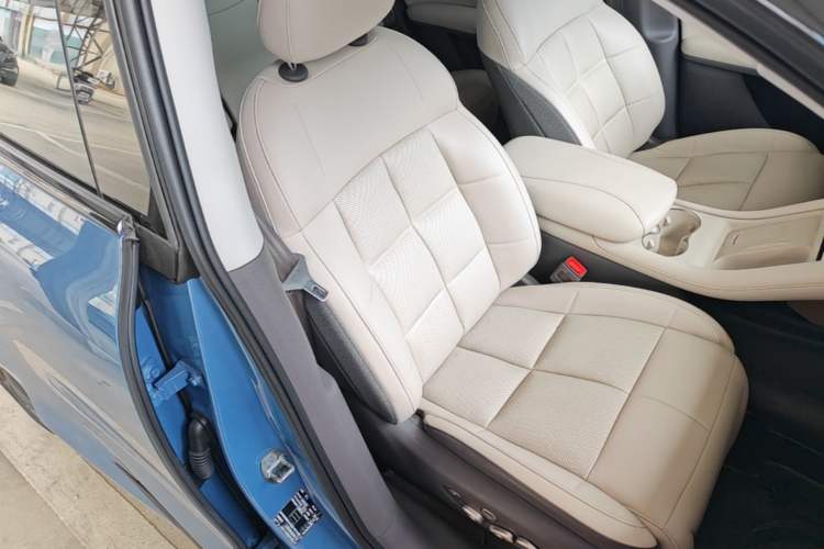 Used IM LS6 2025 Lingxi Intelligent Driving Edition Right Front Seat