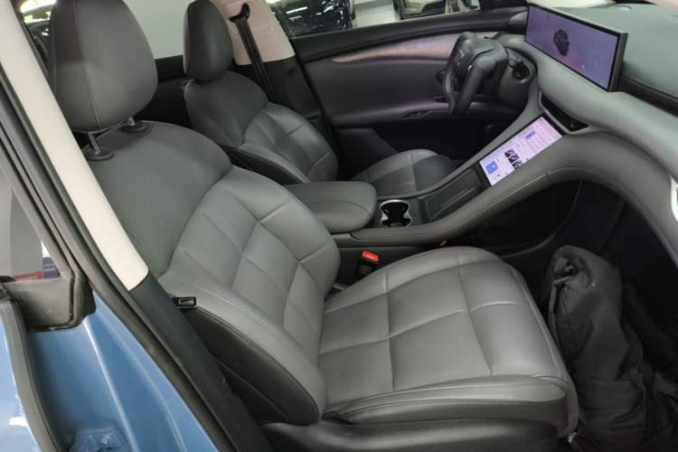 Used IM LS6 2025 Lingxi Intelligent Driving Edition Right Front Seat
