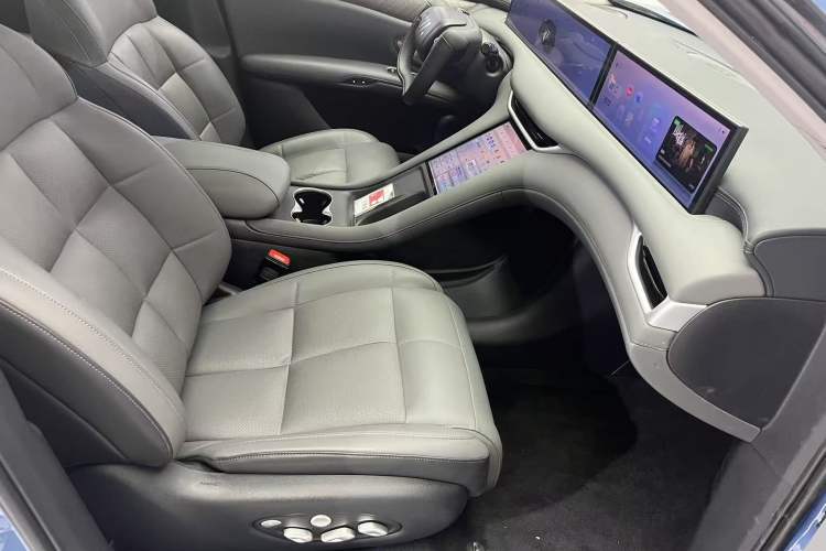 Used IM LS6 2025 Ultra-Powerful Lingxi Intelligent Enjoyment Edition Right Front Seat