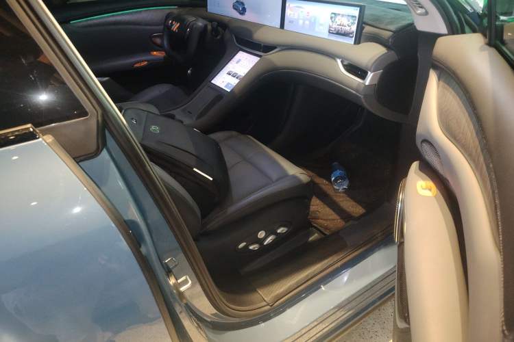 Used IM LS6 2025 Lingxi Intelligent Driving Edition Right Front Seat