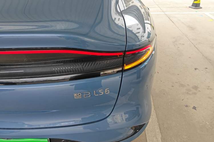 Used IM LS6 2025 Lingxi Intelligent Driving Edition Right Rear Taillight