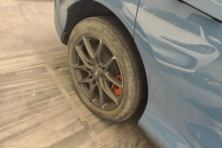 Used IM LS6 2025 Lingxi Intelligent Driving Edition Right Rear Wheel Hub