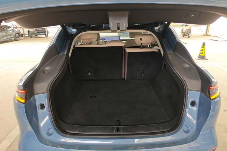 Used IM LS6 2025 Lingxi Intelligent Driving Edition Trunk