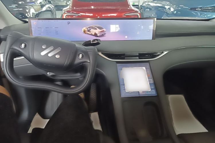 Used IM LS6 2025 Lingxi Intelligent Driving Edition Center Console