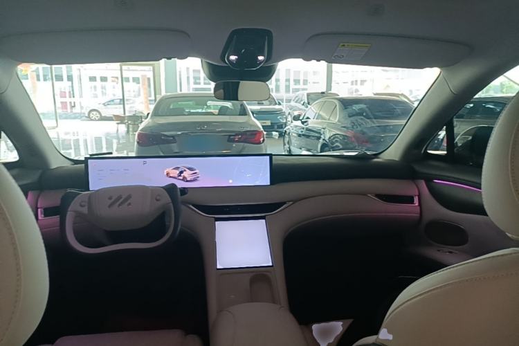 Used IM LS6 2025 Lingxi Intelligent Driving Edition Center Console
