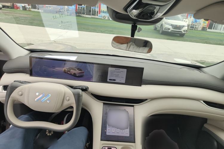 Used IM LS6 2025 Lingxi Intelligent Driving Edition Center Console