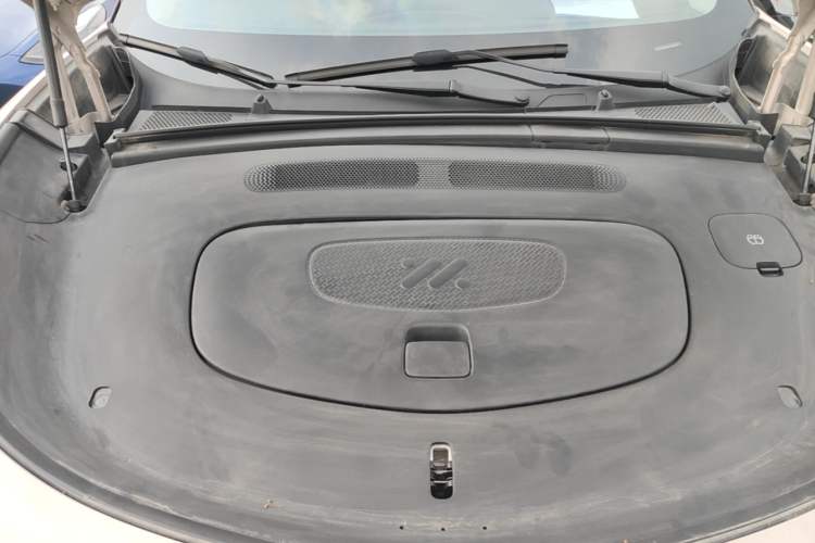 Used IM LS6 2025 Lingxi Intelligent Driving Edition Engine Bay