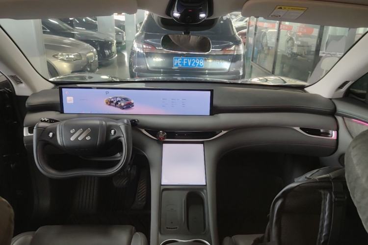 Used IM LS6 2025 Lingxi Intelligent Driving Edition Center Console