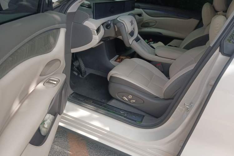 Used IM LS6 2025 Ultra-Powerful Lingxi Intelligent Enjoyment Edition Driver Seat