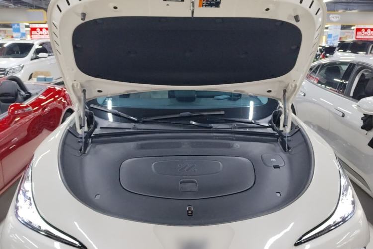 Used IM LS6 2025 Lingxi Intelligent Driving Edition Engine Bay