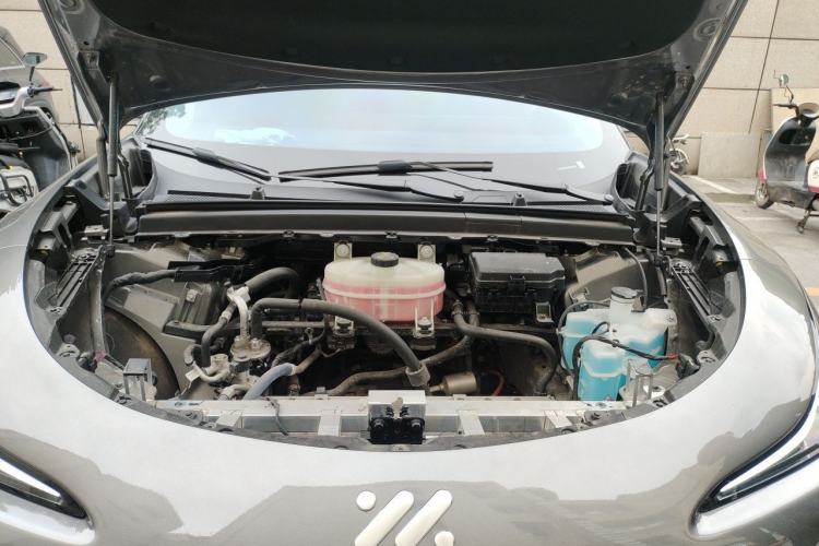 Used IM LS6 2025 Lingxi Intelligent Driving Edition Engine Bay