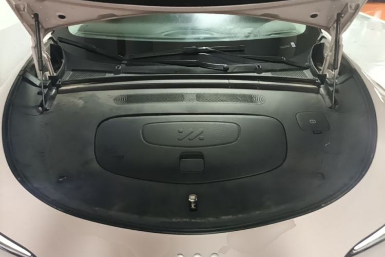 Used IM LS6 2025 Lingxi Intelligent Driving Edition Engine Bay