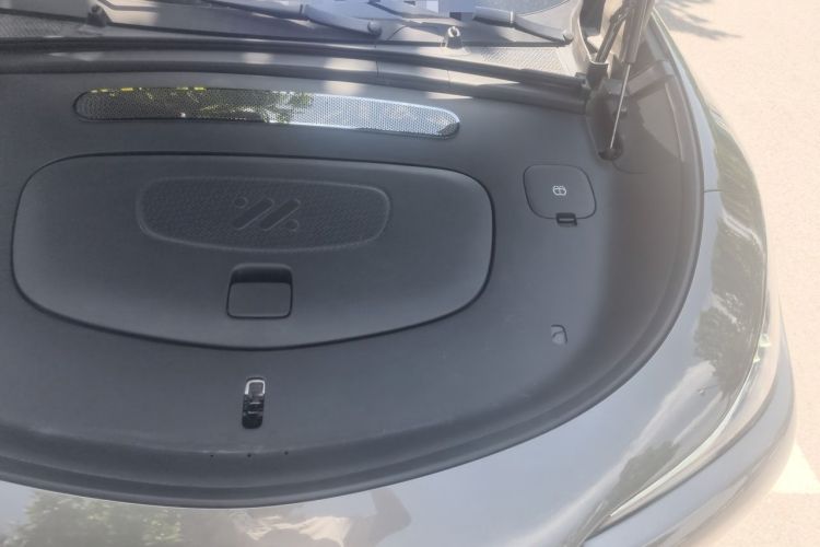 Used IM LS6 2025 Ultra-Powerful Lingxi Intelligent Enjoyment Edition Engine Bay Left