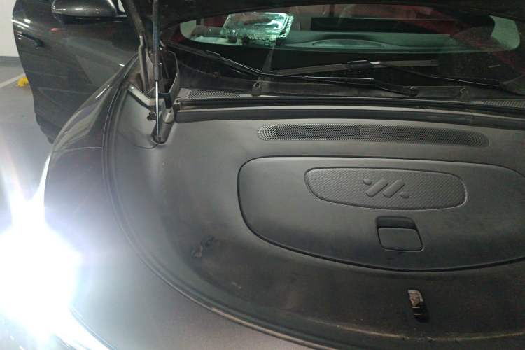 Used IM LS6 2025 Long-Range Lingxi Intelligent Driving Theater Edition Engine Bay Right