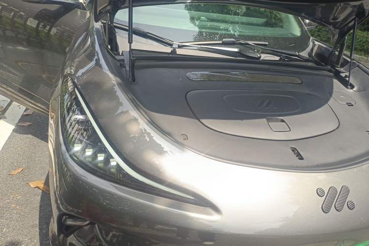 Used IM LS6 2025 Ultra-Powerful Lingxi Intelligent Enjoyment Edition Engine Bay Right