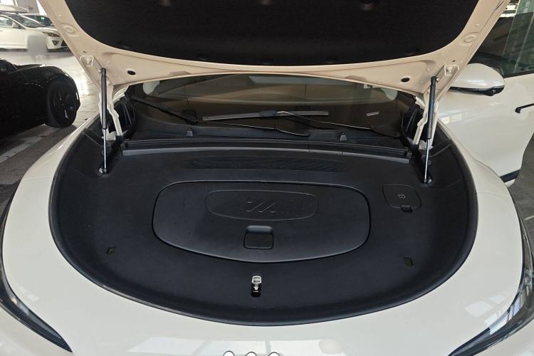 Used IM LS6 2025 Lingxi Intelligent Driving Edition Engine Bay